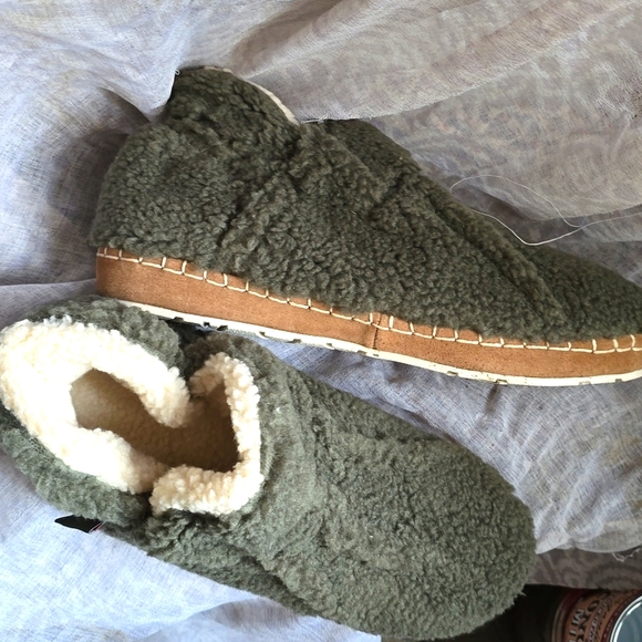 NEW L.L. Bean Women's Cozy Slipper Booties Pile Fleece Kelp Green size 8 - Picture 2 of 7